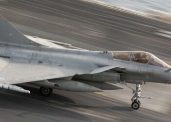 Francia impone los Rafale a Ucrania y rompe la unidad europea: España queda fuera