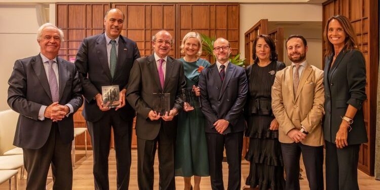 El Instituto Polaco de Cultura, la Embajada de Argentina y Daniel Calleja Crespo reciben los primeros Premios Internacionales The Diplomat in Spain 2025