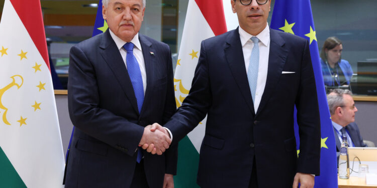La UE insta a Tayikistán a avanzar en derechos humanos y reformas políticas en el 11º Consejo de Cooperación