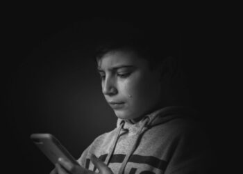 El Consejo de la UE adopta su posición sobre la legislación que introduce categorías de riesgo en los servicios en línea para combatir el abuso sexual infantil