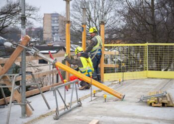 La producción en la construcción disminuyó un 0,5 % en la zona euro y se mantuvo estable en la UE