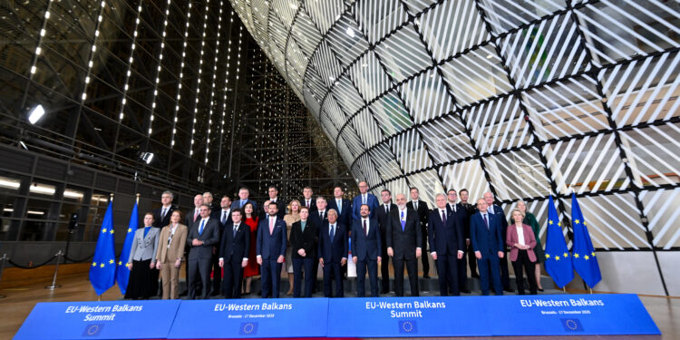 La UE destaca la ampliación como «una opción estratégica» en tiempos de incertidumbre geopolítica durante la cumbre con los Balcanes Occidentales