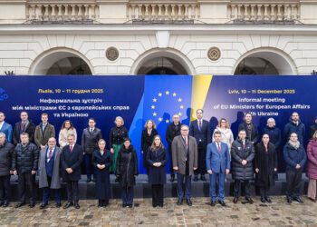 Los ministros de Asuntos Europeos discuten en Ucrania cómo superar la oposición de Hungría y acelerar la adhesión del país a la UE