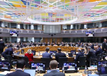 Los ministros de Economía y Finanzas de la UE acuerdan aranceles para pequeños paquetes y revisan avances en el euro digital