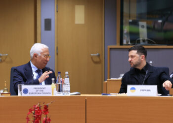 La UE acuerda un préstamo de 90.000 millones para Ucrania y se compromete a seguir estudiando el uso de los activos rusos congelados