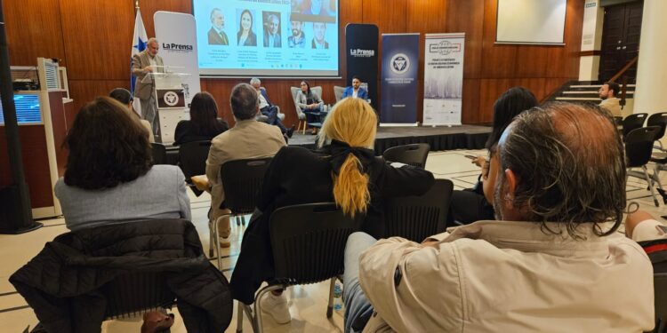 El Foro de economía Eurolatino en Panamá celebró su segunda jornada con un fuerte debate sobre mercados, inversión y desinformación económica