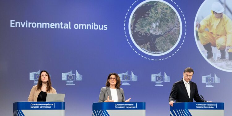 La Comisión Europea simplifica la legislación ambiental para apoyar el crecimiento verde y reducir costos empresariales