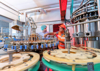 La producción industrial ha subido un 0,8 % en la zona del euro y un 0,3 % en la UE