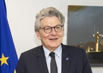 España expresa su solidaridad con el excomisario europeo Thierry Breton tras su expulsión de EEUU