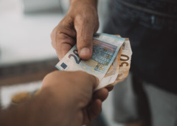 La inflación anual de la zona del euro sube hasta el 2,2 %