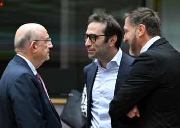 Cuerpo subraya la unidad del Gobierno y defiende que las opciones para el SMI son «equivalentes»