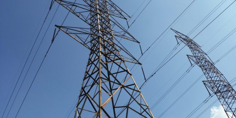 Bruselas presenta su plan para acabar con el aislamiento energético en los Estados miembros