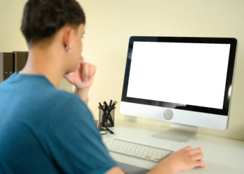 El 32,7 % de los ciudadanos de la UE utilizaron herramientas de IA generativa en 2025