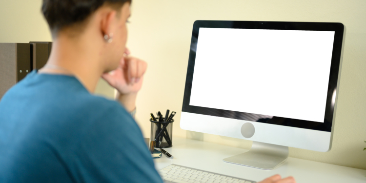 El 32,7 % de los ciudadanos de la UE utilizaron herramientas de IA generativa en 2025