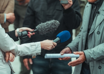 Defender el periodismo es defender el derecho a la información