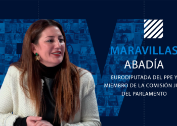 Maravillas Abadía: «No es cuestión de estar a favor o en contra de la IA, sino de evitar que el ecosistema cultural europeo se convierta en materia prima gratuita para los modelos generativos»