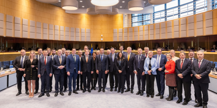 Bruselas reconoce las reticencias sobre el acuerdo con Mercosur tras una reunión extraordinaria con los ministros de Agricultura