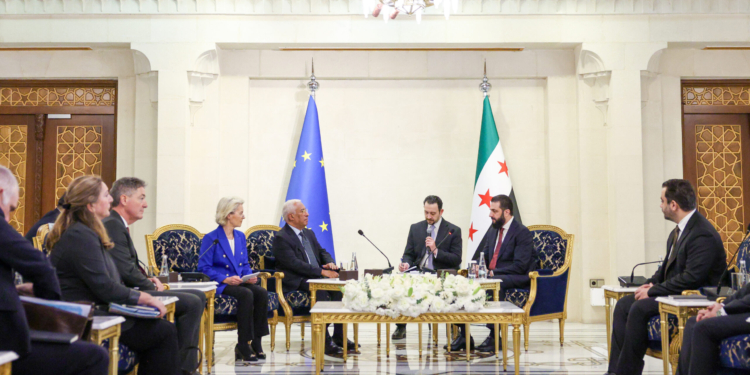 La UE se compromete a apoyar la reconstrucción de Siria con un paquete financiero de 620 millones de euros