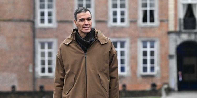 Sánchez protesta ante Meloni por la reunión previa a la cumbre informal, a la que no fue invitado