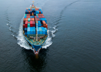 La UE exportó bienes a Estados Unidos por valor de 554.000 millones de euros e importó 354.400 millones en 2025