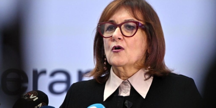 Albares confiesa que le ha “dolido” la presencia de Dubravka Šuica en la reunión de la Junta de Paz