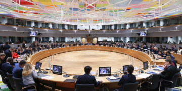 Los ministros de Competitividad discuten estrategias para reforzar la resiliencia industrial en sectores como automoción y acero