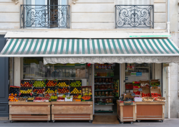 El volumen del comercio minorista ha bajado un 0,5 % tanto en la zona euro como en la UE