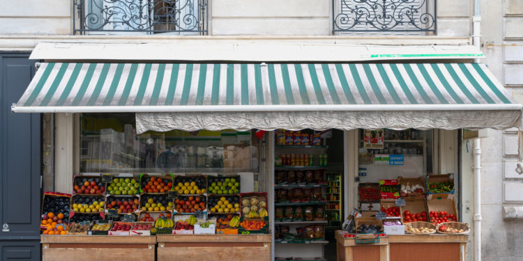 El volumen del comercio minorista ha bajado un 0,5 % tanto en la zona euro como en la UE