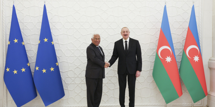 La UE y Azerbaiyán se comprometen a profundizar la cooperación política, económica y tecnológica