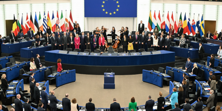 El Parlamento Europeo otorga la primera Orden Europea del Mérito a Angela Merkel, Lech Wałęsa y Volodímir Zelenski