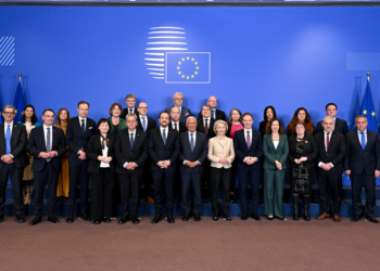 La Cumbre Social Tripartita analiza brechas de inversión y dependencia estratégica