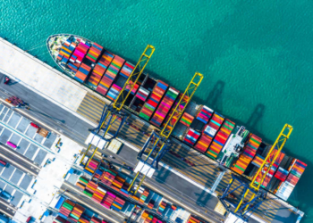 Superávit comercial de 36.000 millones de euros en los servicios de transporte en 2024