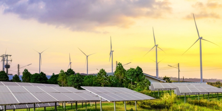 El 48 % de la energía producida en la UE provino de fuentes renovables en 2024