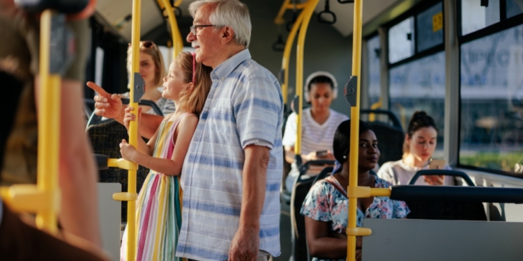 El 51 % de las personas no usó el transporte público en 2024 en la UE