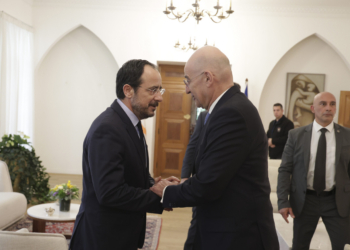 Grecia y Francia responden a los ataques con drones en Chipre con el envío de fuerzas militares