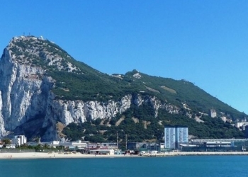 Albares envía a las partes implicadas la traducción oficial al español del tratado de la UE sobre Gibraltar