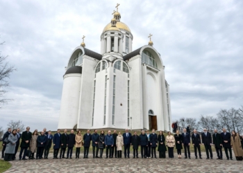 Kallas, Sybiha y los ministros de Exteriores de los 27, salvo Hungría, reclaman en Kyiv la “plena rendición de cuentas” de Rusia