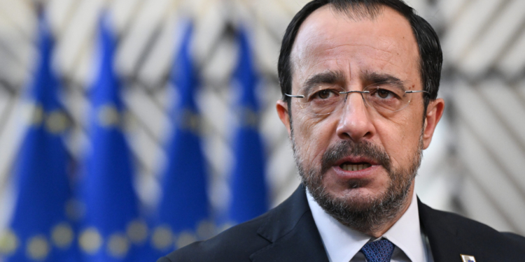 Bruselas dice que discutirá la cláusula de defensa mutua «en los próximos días» tras el impacto de un dron en Chipre