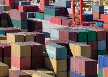 El superávit comercial de la UE en materia de bienes se reducirá a 128.000 millones de euros en 2025