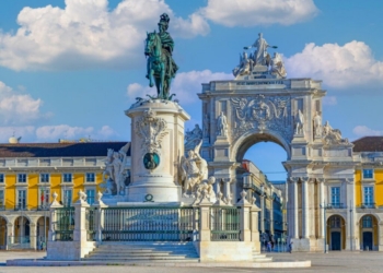 Los españoles viajarán un 18% más en Semana Santa: los destinos europeos impulsan la demanda