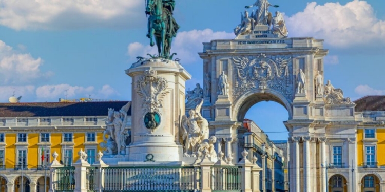 Los españoles viajarán un 18% más en Semana Santa: los destinos europeos impulsan la demanda