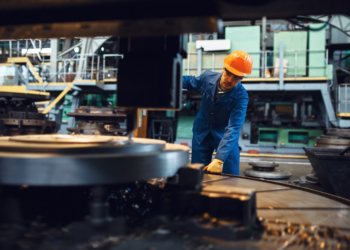 La producción industrial ha caído un 1,5 % en la zona del euro y un 1,6 % en la UE