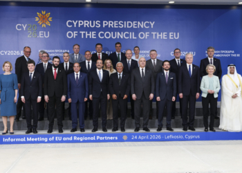 La UE reconoce que su seguridad está “intrínsecamente ligada” a la de Oriente Medio y plantea reforzar la cooperación en defensa