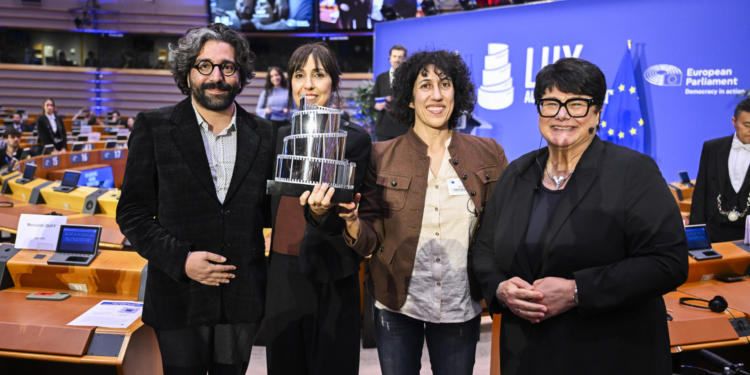 La película española Sorda gana el Premio del Público LUX 2026 y su directora pide más políticas de inclusión y accesibilidad