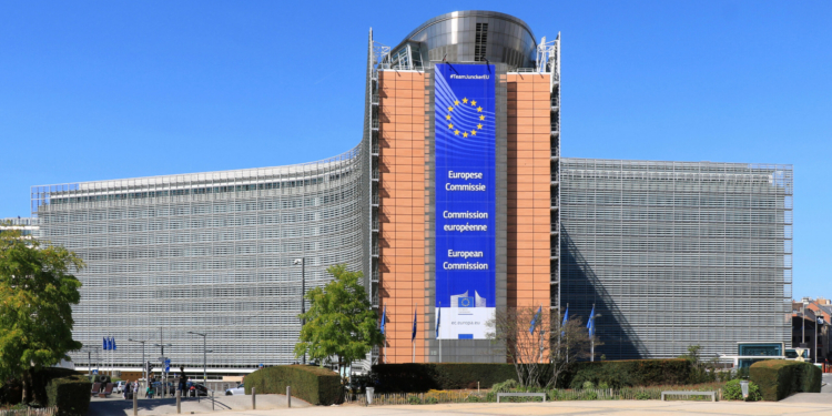 Bruselas da un ultimátum a España por la tributación discriminatoria de los extranjeros