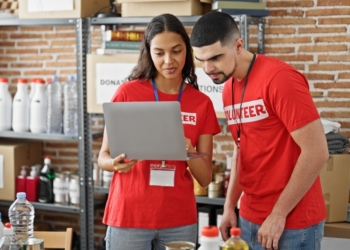 El 24,3 % de los jóvenes europeos de entre 16 y 29 años participan online en asuntos cívicos o políticos