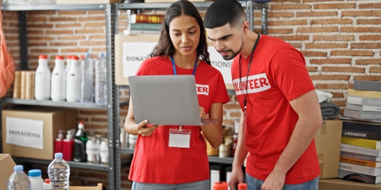 El 24,3 % de los jóvenes europeos de entre 16 y 29 años participan online en asuntos cívicos o políticos