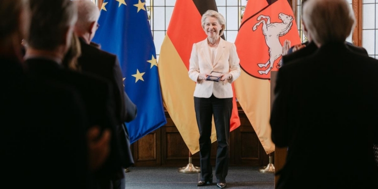Von der Leyen insta a la UE a defender un orden basado en normas “donde prevalezca el Estado de derecho, no la ley de la selva”