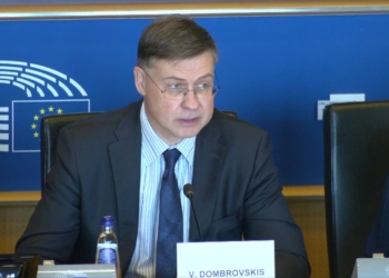 Dombrovskis asegura que Bruselas trabaja con los Estados miembros para limitar el efecto de los precios de la energía