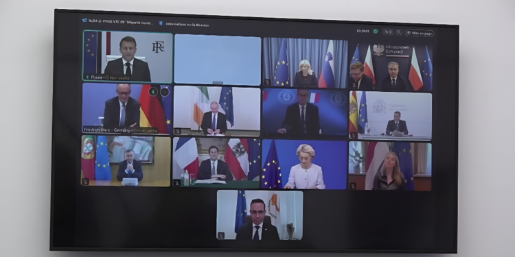 Un grupo de Estados miembros coordina límites comunes al acceso de menores a redes sociales